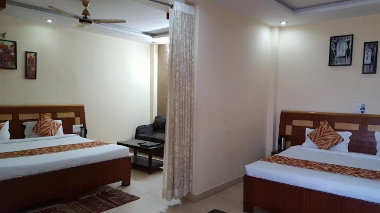Hotel Vinayak Palace Bilāspur Eksteriør bilde
