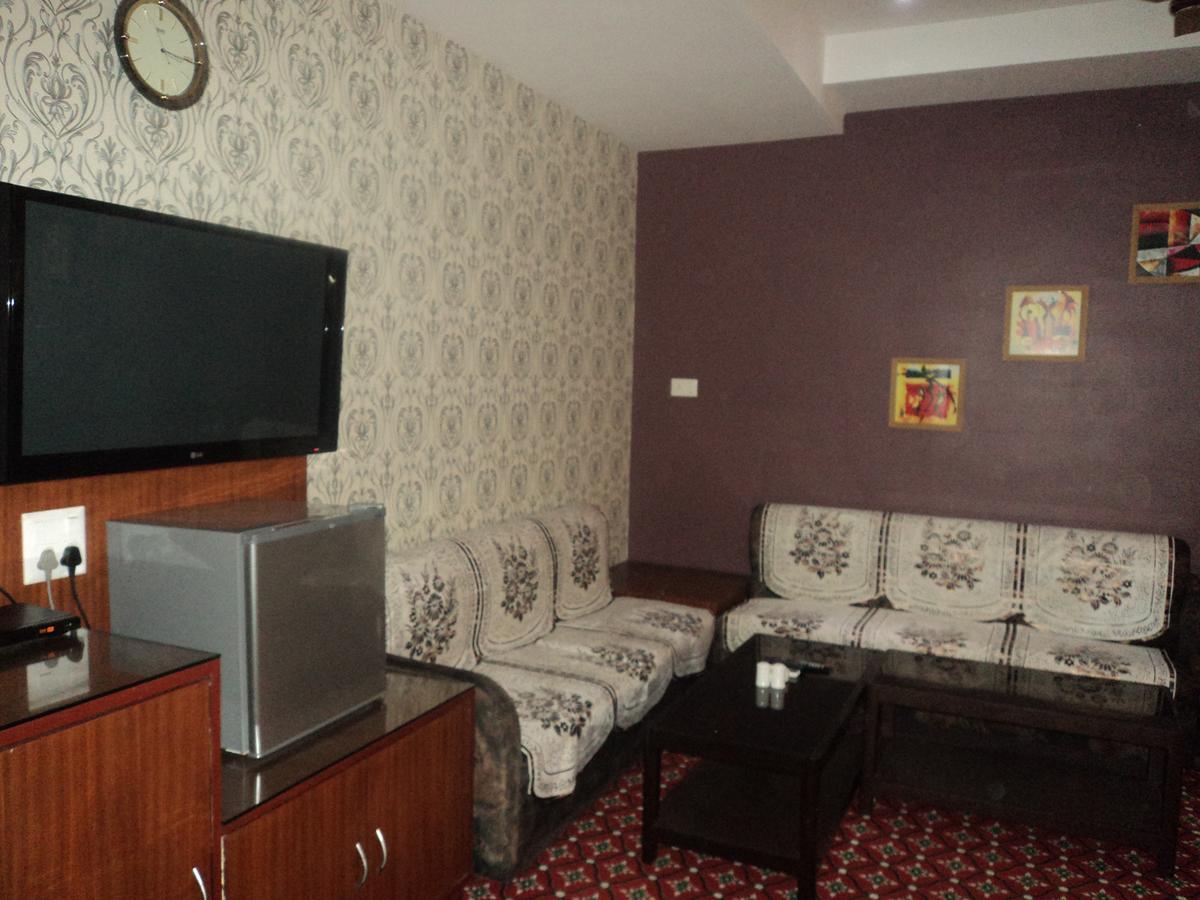 Hotel Vinayak Palace Bilāspur Eksteriør bilde